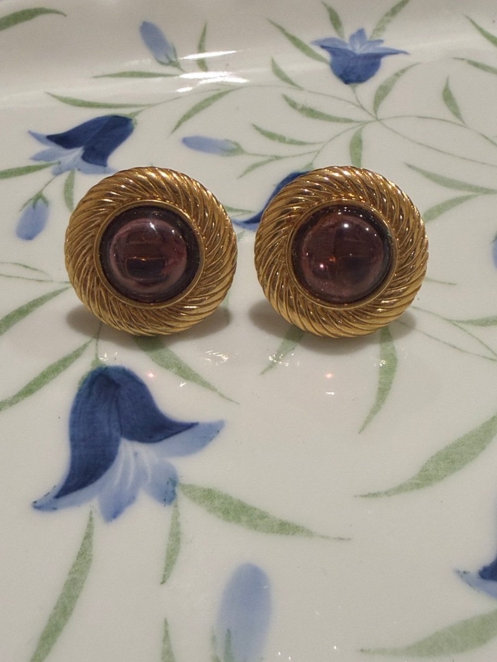 VTG 80'S Monet Large Lilac Cabochon Golden Byzantine Style Clip On Earrings
